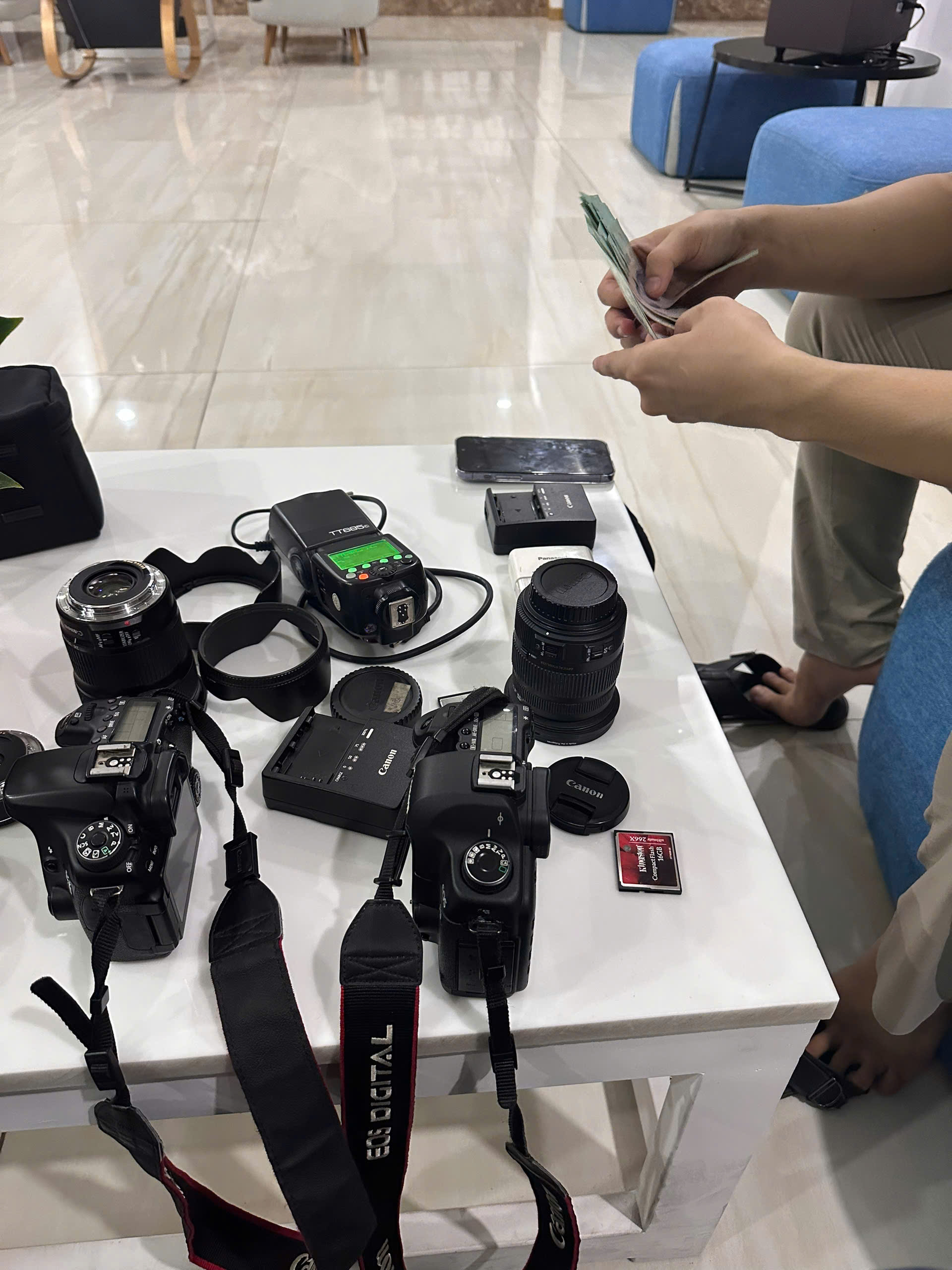 Thu mua máy ảnh tận nhà, giá cao tại HCM