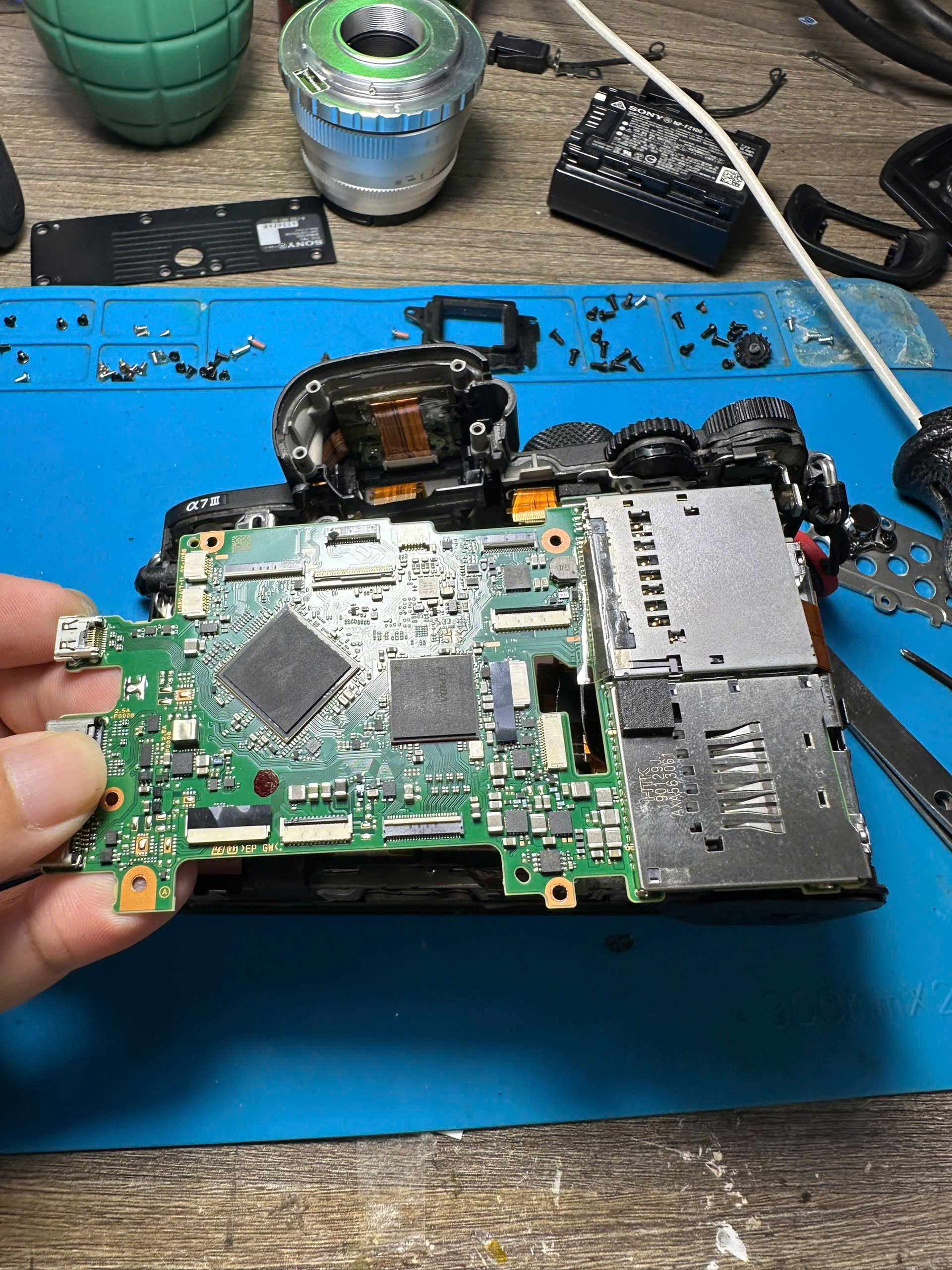 Sửa máy ảnh Sony A73