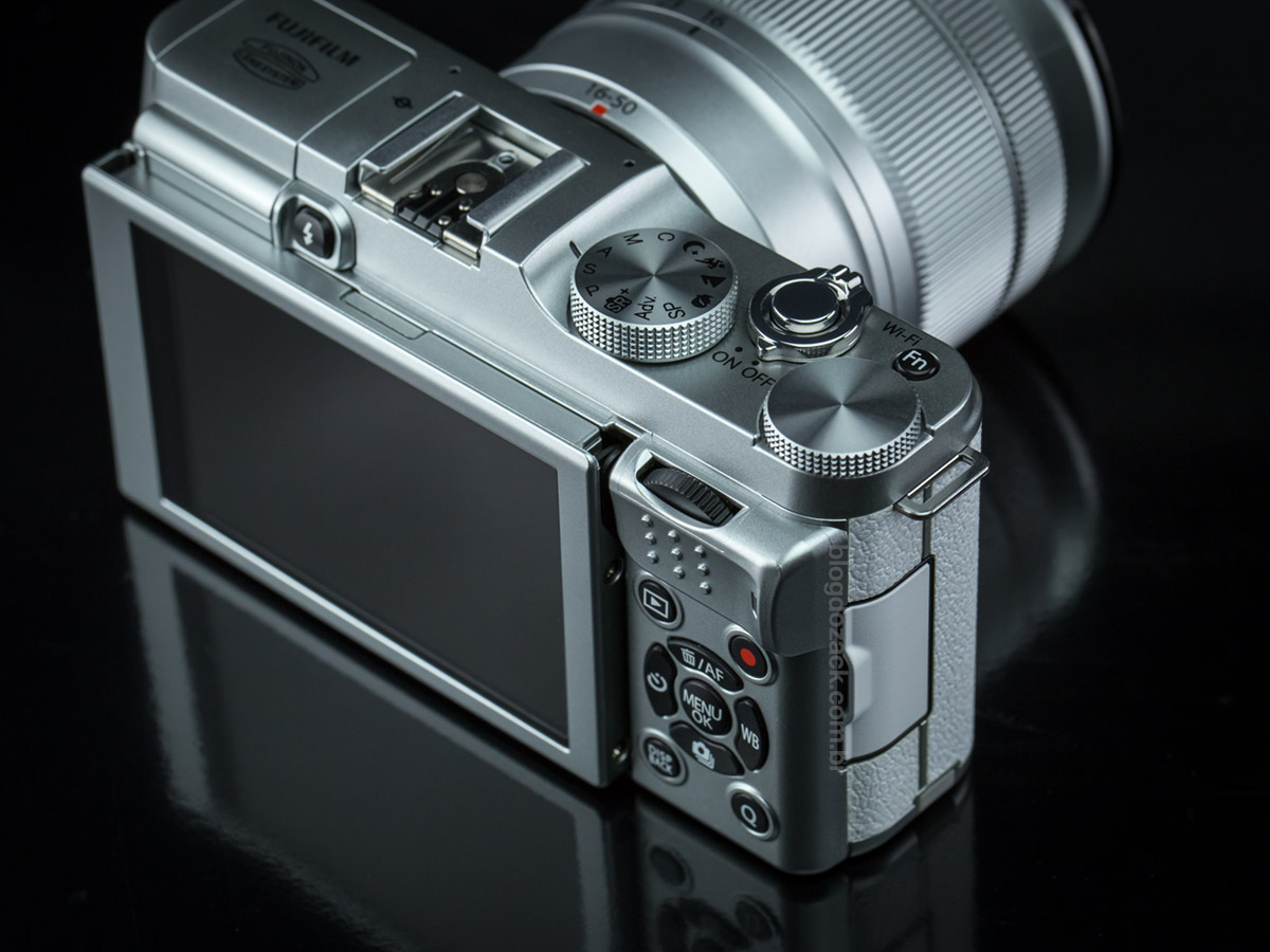 Sửa lỗi ngược màn hình Fujifilm XA2